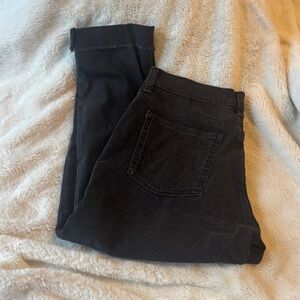 NWT GAP black Girlfriend Mid Rise Jeans 29P women’s frayed hem